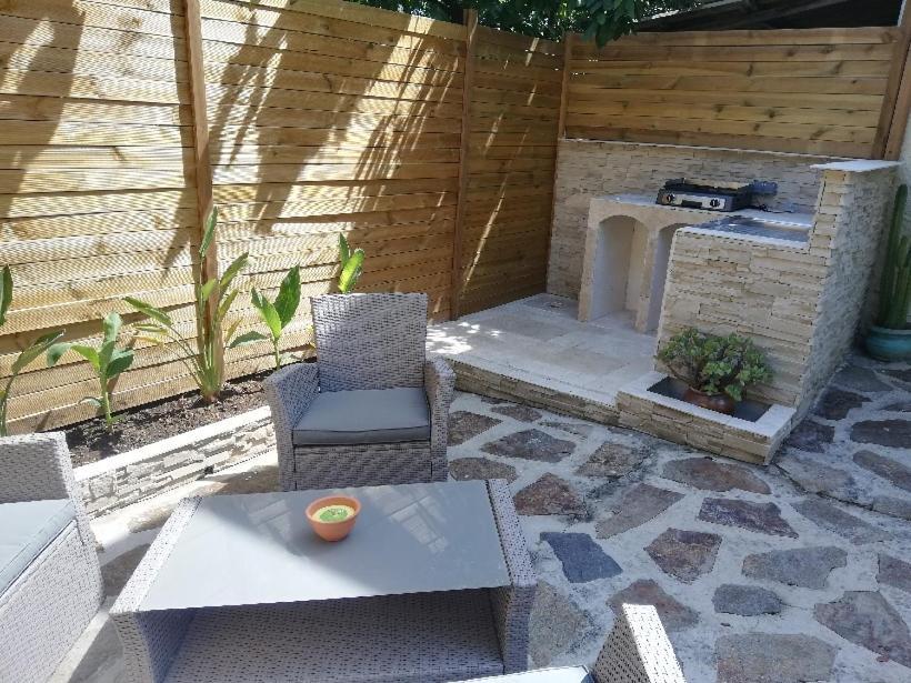 Appartement T2 Rez De Villa Proche Bord De Mer Le Pradet Kültér fotó